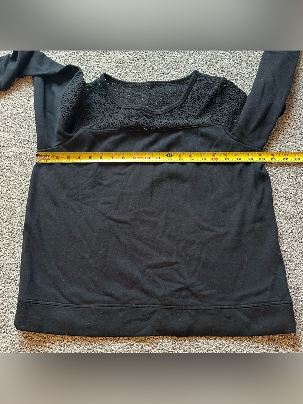 EXPRESS L Black Crochet Top & Shoulder Design Sweatshirt R $64 - Picture 12 of 13